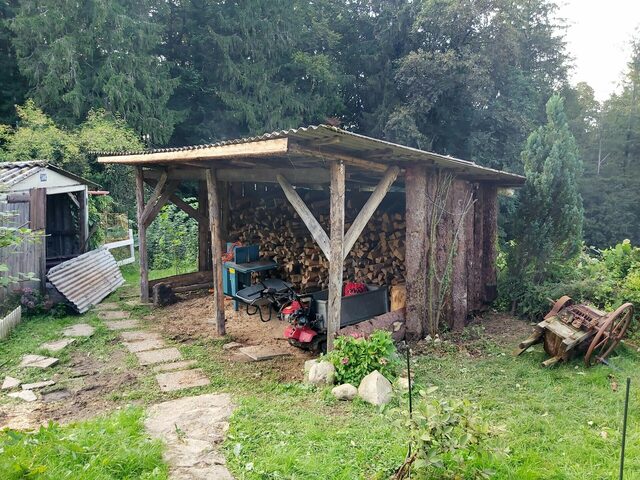 Building a shed to keep the firewood