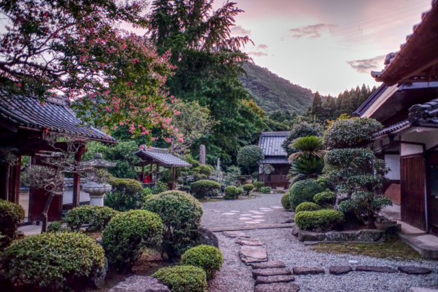 Preparing Seikoji Temple for the yearly Obon ceremony